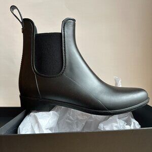 NWT Banana Republic Pull-On Chelsea Rain Boot - Matte Black Size 9